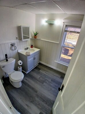 Bruser, hårtørrer, håndklæder, Sæbe