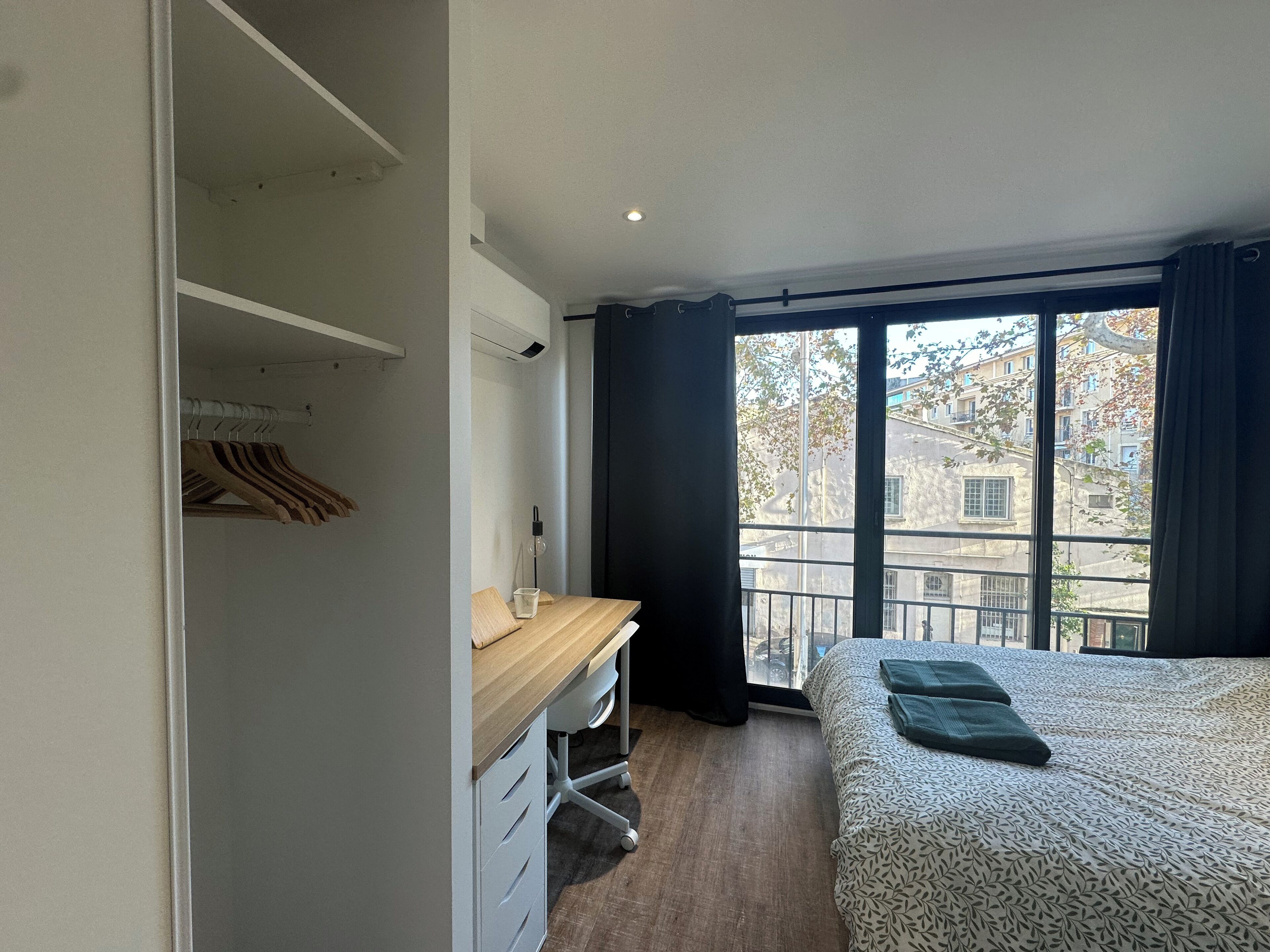 4 bedrooms, desk, iron/ironing board, travel cot