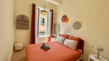 2 dormitoris, planxa i posts de planxar, wifi i roba de llit