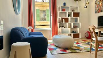 Télévision, cheminée