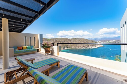 Coastal Views and Private Beach Access