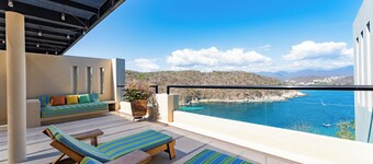 Coastal Views and Private Beach Access