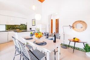 Villa | Dining