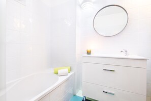 Villa | Bathroom | Hair dryer