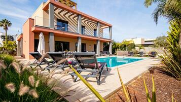 Villa | Pool | Indoor pool, outdoor pool