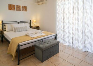 2 dormitoris, planxa i posts de planxar, wifi i roba de llit 