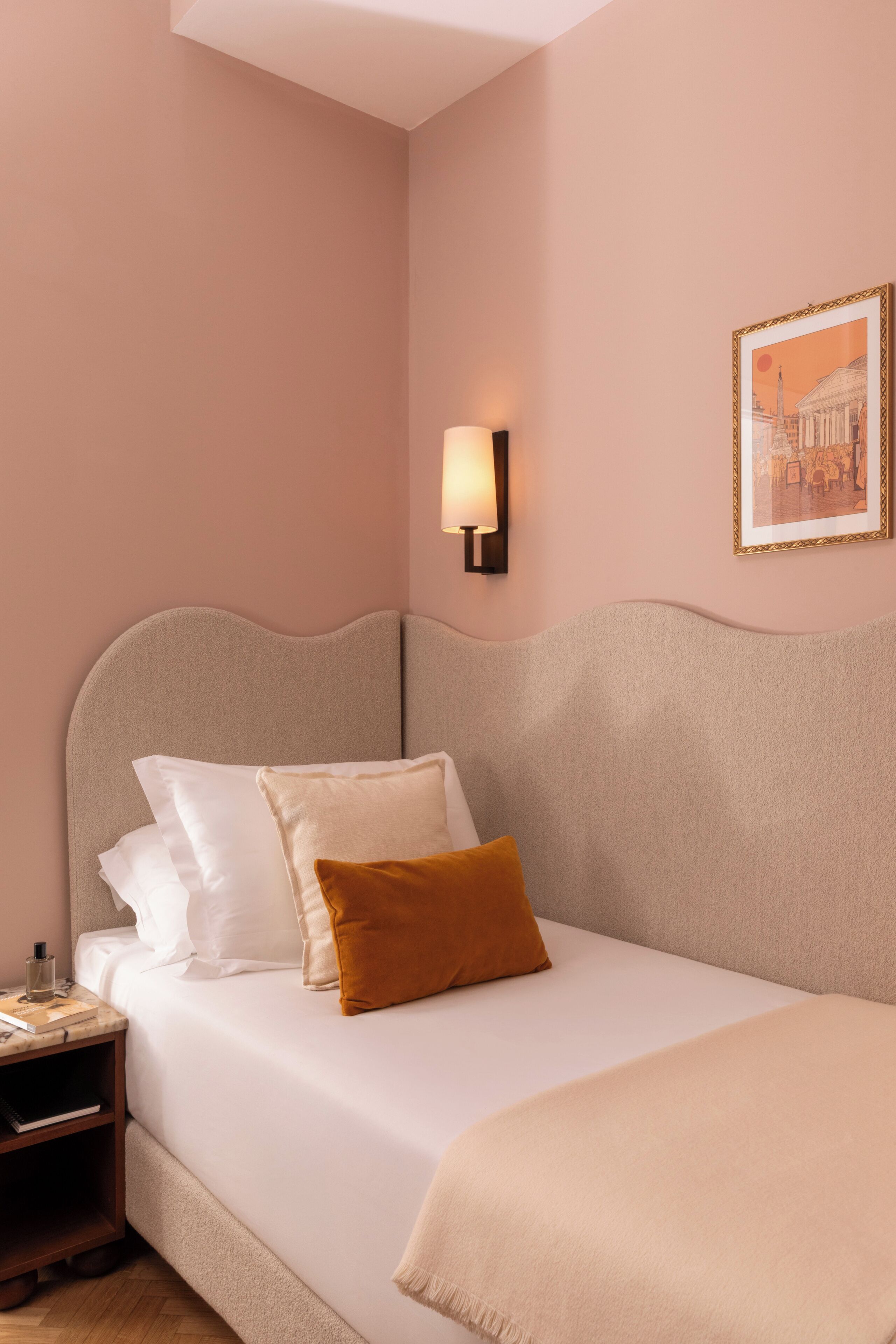 Single Room | Hypo-allergenic bedding, in-room safe, individually decorated