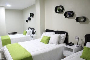 Familiekamer | Een kluis op de kamer, een strijkplank/strijkijzer, gratis wifi