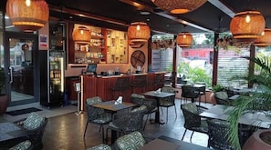 Bar (on property) - Grey Courts (Accra)