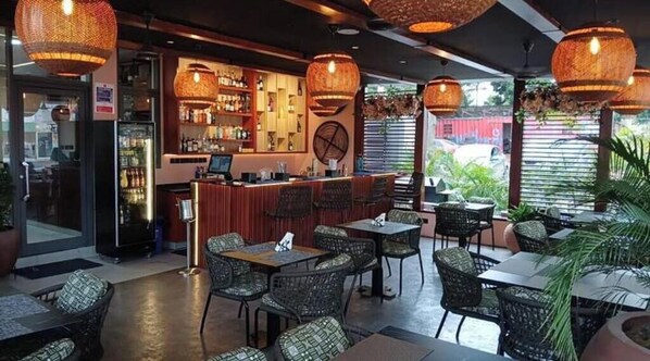 Bar (on property) - Grey Courts (Accra)