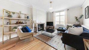 Family Apartment | Living room - Spacious 3B House in South Kensington (London)