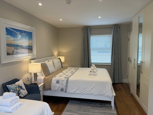 Cosy Home. Killarney Town Centre 5 minute walk - Free Parking/Wi-Fi - sleeps 6