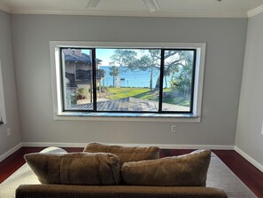 Interior - Charming 3-bedroom house with WiFi and AC in Titusville (Titusville)