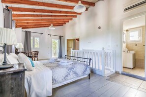 2 chambres, bureau, Wi-Fi, draps fournis