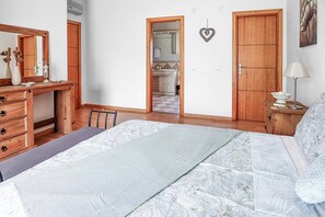 4 chambres, Wi-Fi, draps fournis