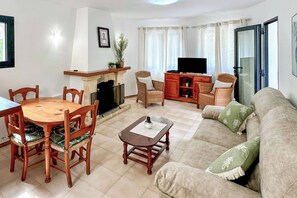 TV - Villa Abeto - Two Bedroom Villa, Sleeps 4 (El Tosalet)