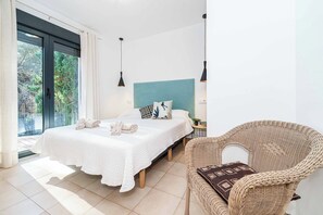 2 bedrooms, WiFi, bed sheets