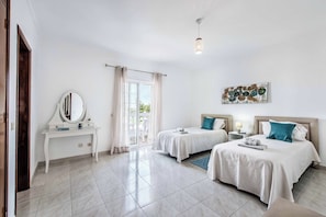 8 chambres, Wi-Fi, draps fournis