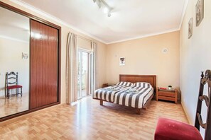 5 habitaciones, wifi y ropa de cama 