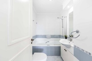 Shower, towels