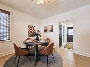 Dining - NEW! Hot Tub, Firepit & Game System Near Hershey - Walk To Lake & Fishing! (Lebanon)