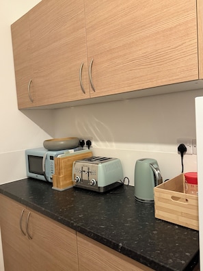 Interior - Spacious 5-Ensuit bedroom apartment with WiFi, AC in charming Northampton (Northampton)