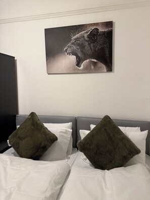 5 bedrooms, WiFi