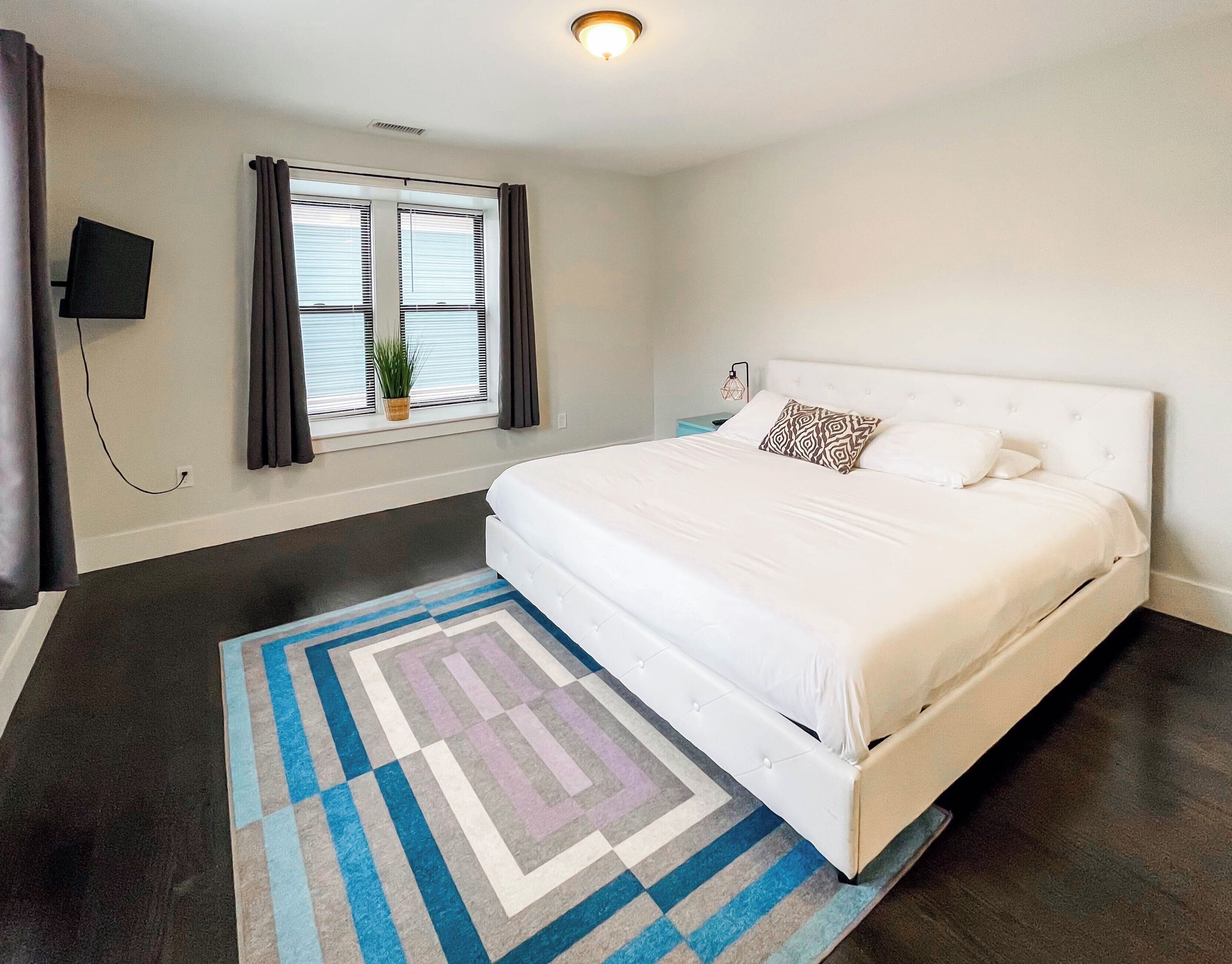 5 bedrooms, desk, iron/ironing board, WiFi