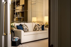 Signature suite | Luxe beddengoed, een minibar, een kluis op de kamer, gratis wifi