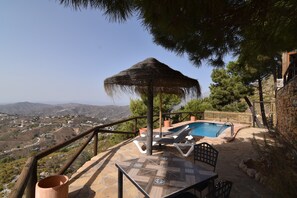 Outdoor dining - Finca La Sierra - love nest (Cómpeta)