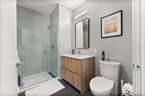 Towels - Luxury 1BR Next to Broadway f2f6 (Boston)
