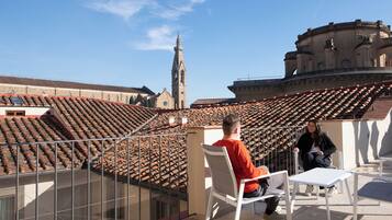 Attico Deluxe, vista città | Terrazza/patio