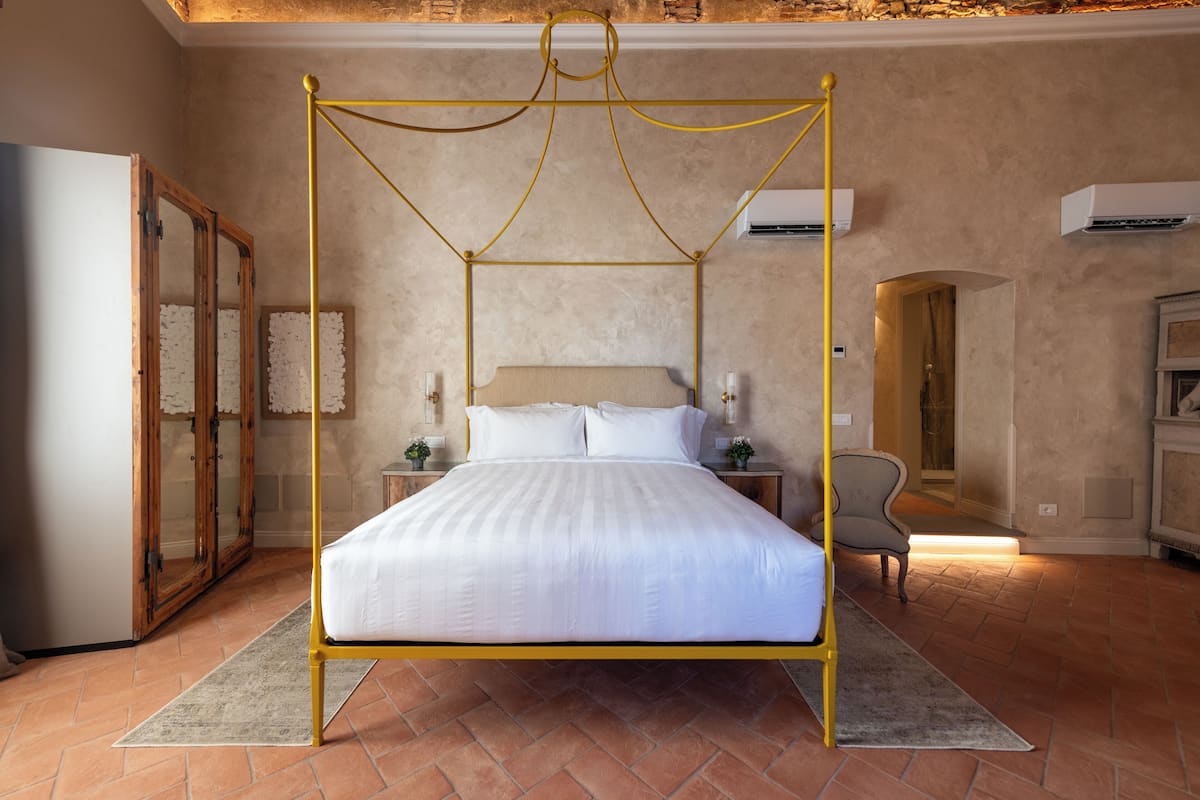 2 bedrooms, in-room safe, blackout drapes, soundproofing