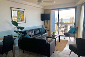 Unclassified image, 4 of 8, button - Centrepoint 36 Ocean Views, Walk To Bulcock Beach (Caloundra)