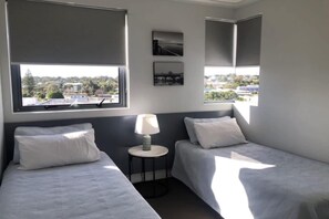 Unclassified image, 5 of 8, button - Centrepoint 36 Ocean Views, Walk To Bulcock Beach (Caloundra)