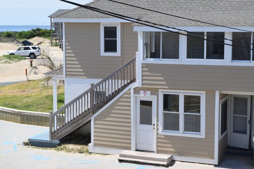 Oceanside Accommodations - Efficiency Room with Cooking