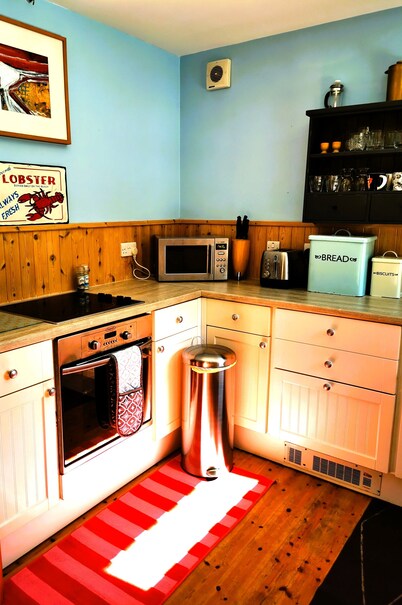 Spacious and airy, to be refurbished over winter