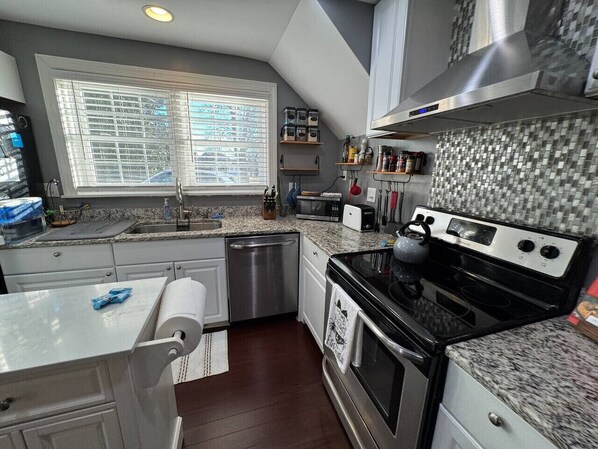 Fridge, microwave, oven, dishwasher