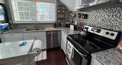 Warm, comfy 3 Bd/2ba w/ private fenced yard