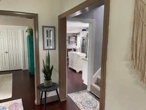 Interior - Warm, comfy 3 Bd/2ba w/ private fenced yard (Manassas)