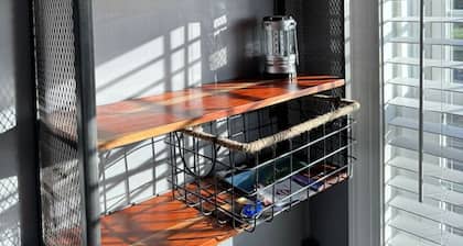 Warm, comfy 3 Bd/2ba w/ private fenced yard