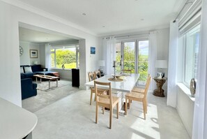 Interior - Incredible Views Dartmouth, Parking and EV Charger (Dartmouth)
