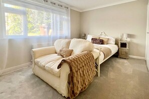 3 Schlafzimmer, Schreibtisch, Bügeleisen/Bügelbrett, kostenloses WLAN