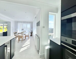 Interior - Incredible Views Dartmouth, Parking and EV Charger (Dartmouth)