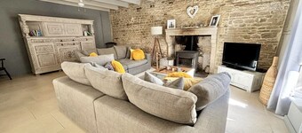 Rural 3 bed barn conversion with swimming pool