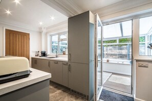 Interior - Waterside retreat with estuary views and balcony (Cockwood)