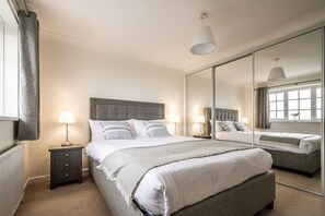 4 makuuhuonetta, silitysrauta/-lauta, vauvan matkasänky, ilmainen Wi-Fi