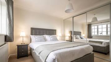 4 bedrooms, iron/ironing board, travel cot, free WiFi