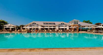 The Peninsula house w/ indoor/outdoor pools, on-site golf & tennis/pickleball