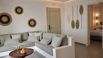 Villa – deluxe, privat basseng, sjøutsikt | Minibar, safe på rommet, lydisolert og strykejern/-brett